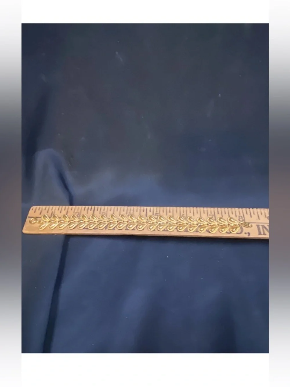 V8 VINTAGE Avon Gold Leaf Motif Bracelet